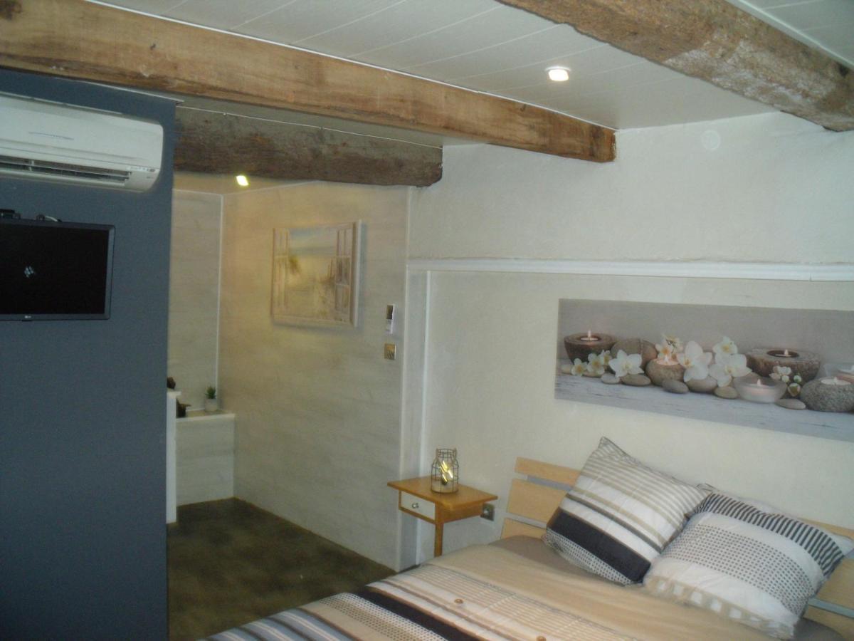 Agreable Suite Parentale Zen Avec Balneo Cabestany エクステリア 写真